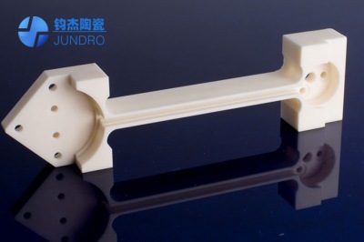 半導(dǎo)體行業(yè)：氧化鋁陶瓷發(fā)展的又一個(gè)里程碑！